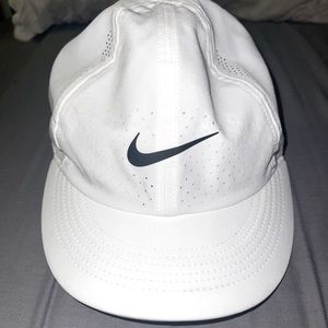 White Nike Hat UNISEX